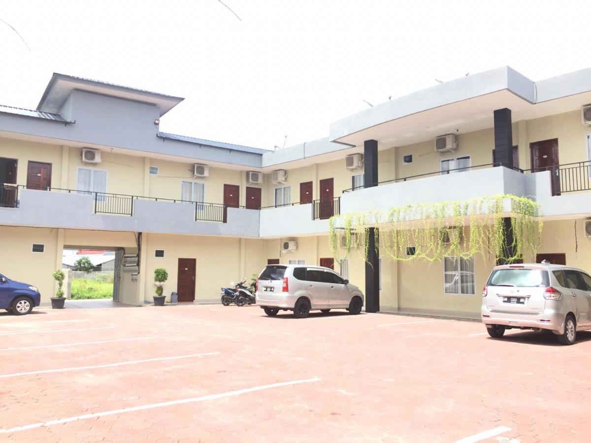 Hotel The Village Syariah Pekanbaru Exterior photo