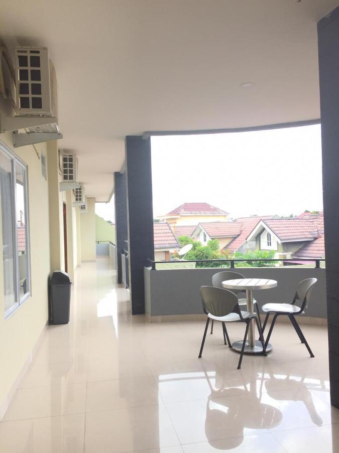 Hotel The Village Syariah Pekanbaru Exterior photo