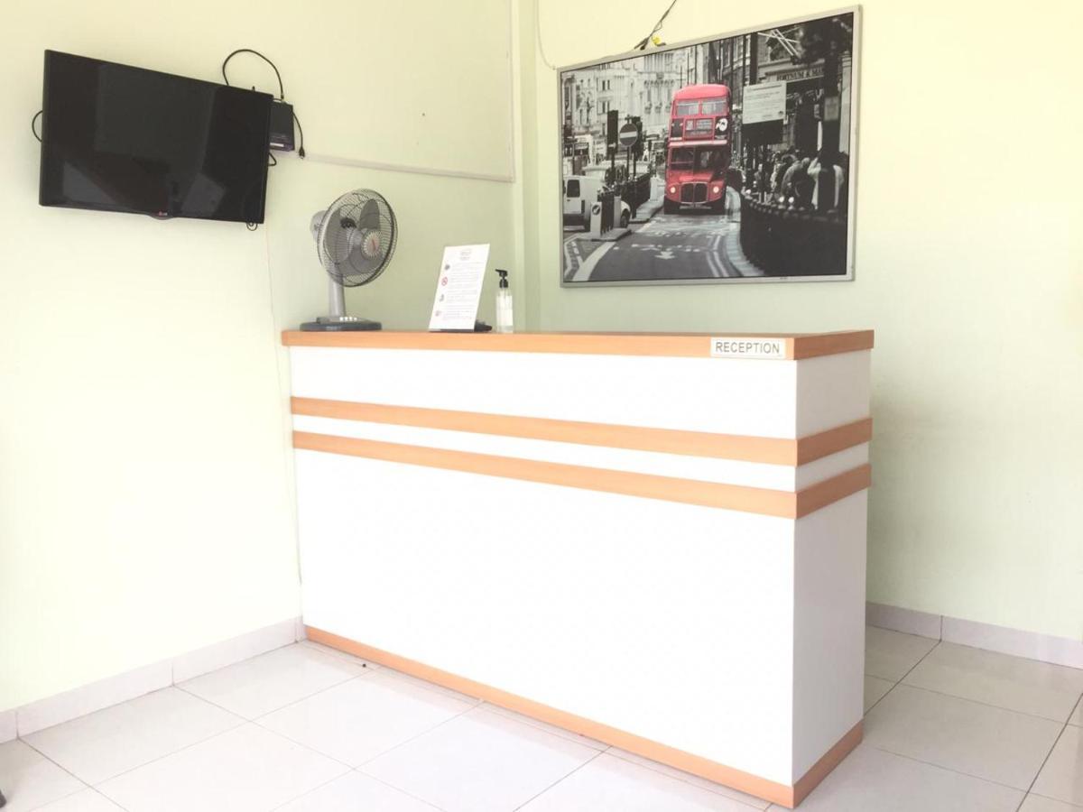 Hotel The Village Syariah Pekanbaru Exterior photo