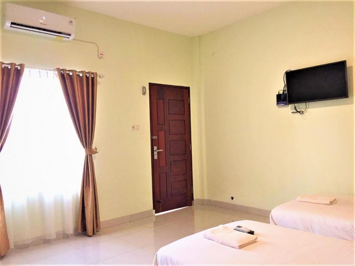 Hotel The Village Syariah Pekanbaru Exterior photo